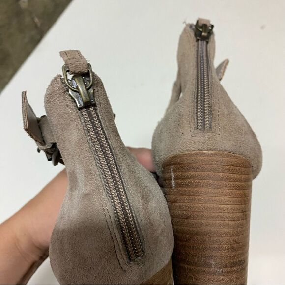 Hinge Cora Block Heel Sandal tan TAUPE SUEDE open toe strappy zip up bootie 9 - Picture 11 of 11